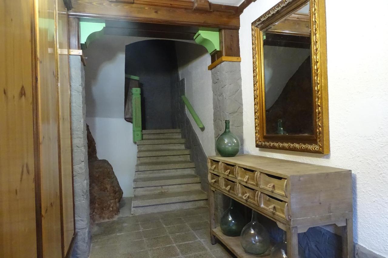 Apartamento A Los Pies Del Rio Ebro Miravet Bagian luar foto